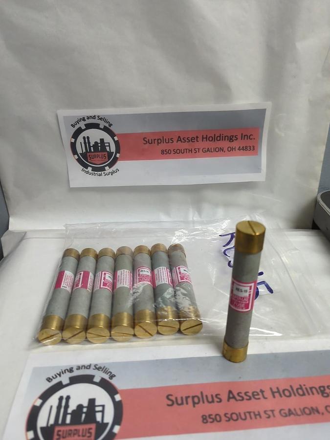 COOPER BUSSMANN,RES-15,RENEWABLE FUSE 15 AMP LOT OF 8 PRE-OWNED