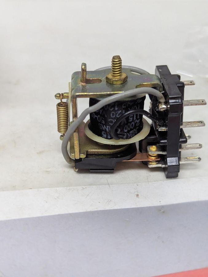 CDE,302A10,RELAY 2PDT 115V AC 50/60HZ NOS