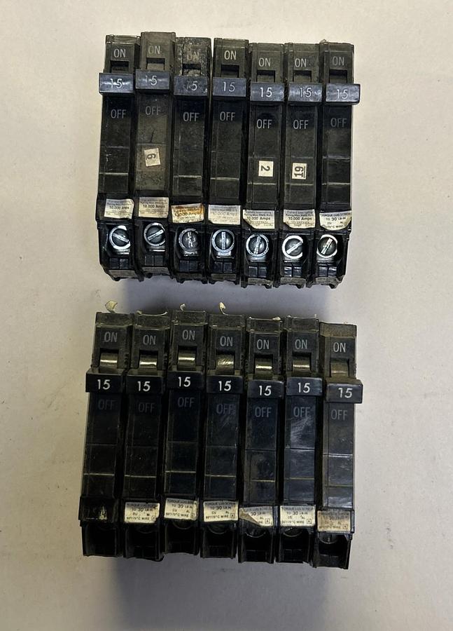 Used GENERAL ELECTRIC,THQP115,CIRCUIT BREAKER 15A 120/240V 1P LOT OF 14