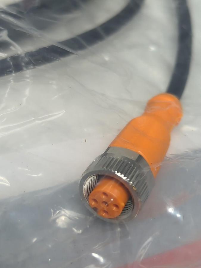 IFM,EVC013,CONNECTOR CABLE 5-PIN 300V DC NOS