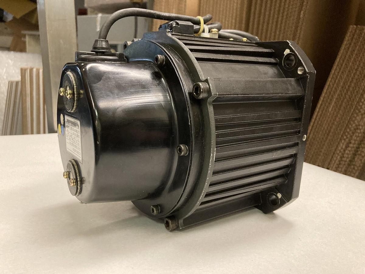 Used Yaskawa Electric,SGMDH-12A2A-YRA1,AC Servo Motor
