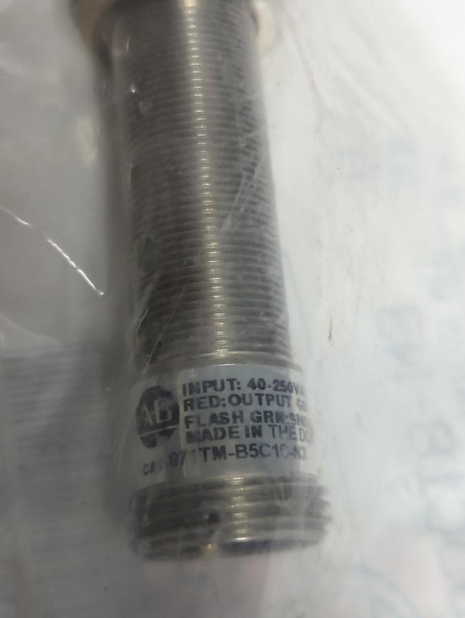 ALLEN BRADLEY,871TM-B5C18-N3,INDUCTIVE PROXIMITY SENSOR NOS
