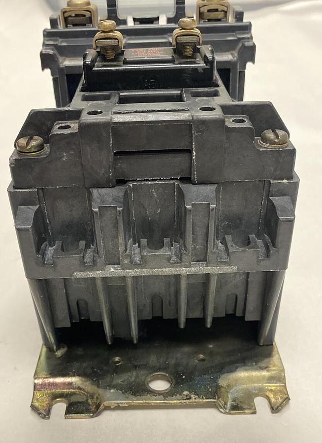 ALLEN BRADLEY,500-B0D92,Series B SIZE 1 CONTACTOR 600V 120V COIL NEW NO BOX