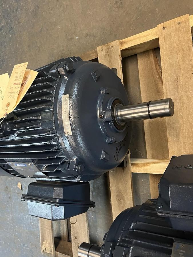 Used LEESON,C161423,MOTOR 2/0.5HP 1185/292RPM 460V 3PH 284U