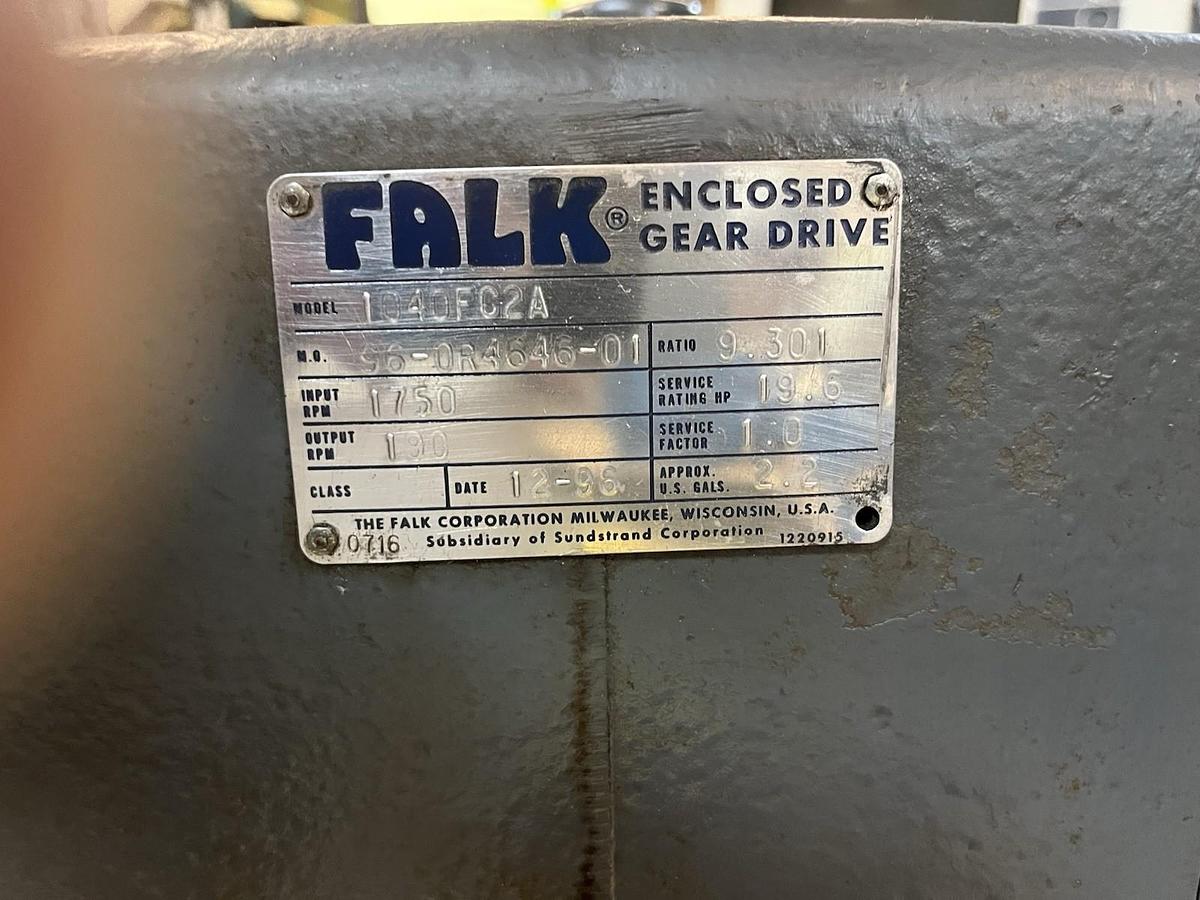 Used FALK,1040-FC2A,ENCLOSED GEAR REDUCER RATIO 9.301 INPUT 19.6HP 1750RPM 1040FC2A