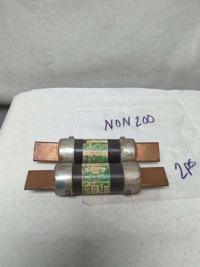 Used COOPER BUSSMANN,NON200,ONE-TIME 200 AMP FUSE LOT OF 2 PRE-OWNED