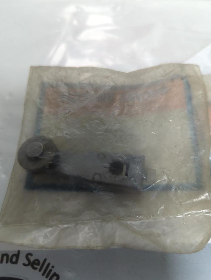 HONEYWELL,LSZ51B,LIMIT SWITCH LEVER ARM LOT OF 2 NOS