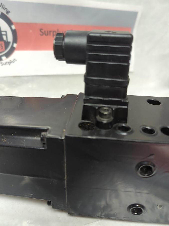 Used EMG,SV 1-10/4/100/6,PROPORTIONAL DIRECTIONAL SERVO VALVE 0.3A 40OHM PRE-OWNED