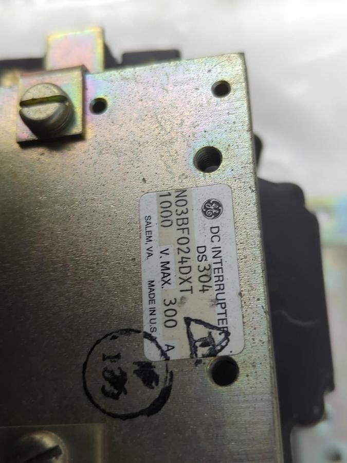 Used GENERAL ELECTRIC,DS-304-N03BF024DXT,DS 304 DC CONTACTOR 1000V 300A PRE-OWNED
