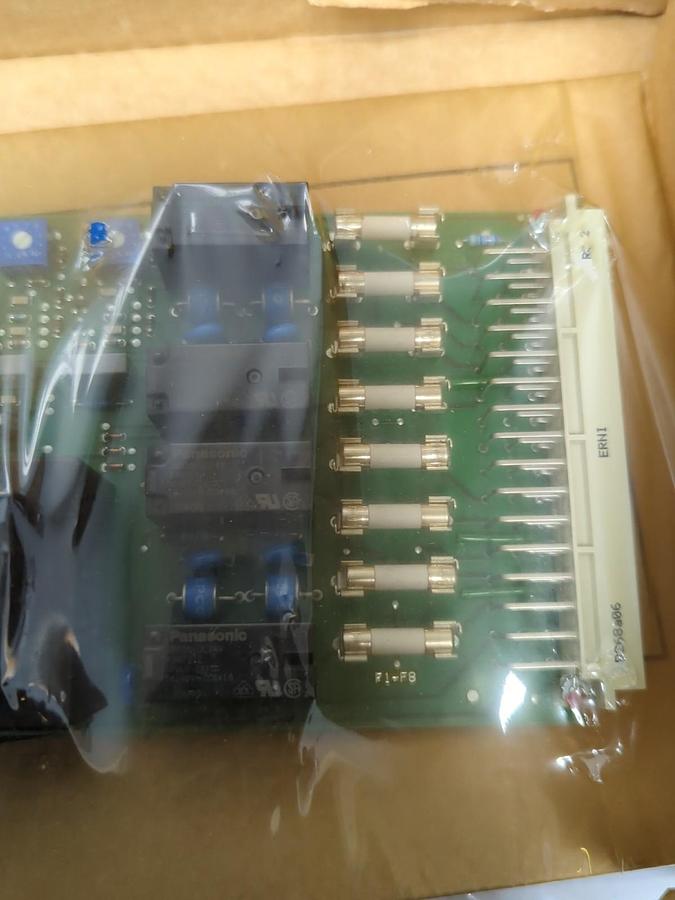 KROM SHRODER,84372510,FLAME RELAY 115/230VAC 50/60HZ PFF 704T/N NOS