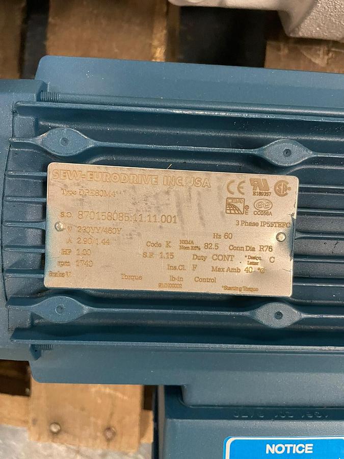 SEW EURODRIVE,KA77/TR37DRE80M4, GEARMOTOR RATIO 252 1HP 6.9/1740 RPM