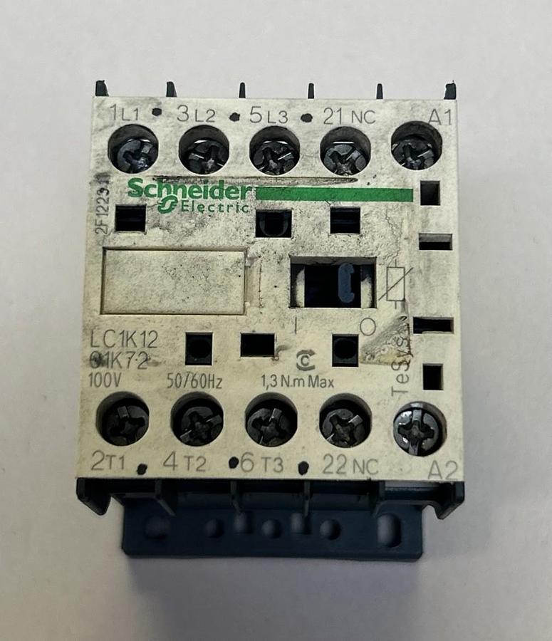Used SCHNEIDER ELECTRIC,LC1K1201K72,CONTACTOR