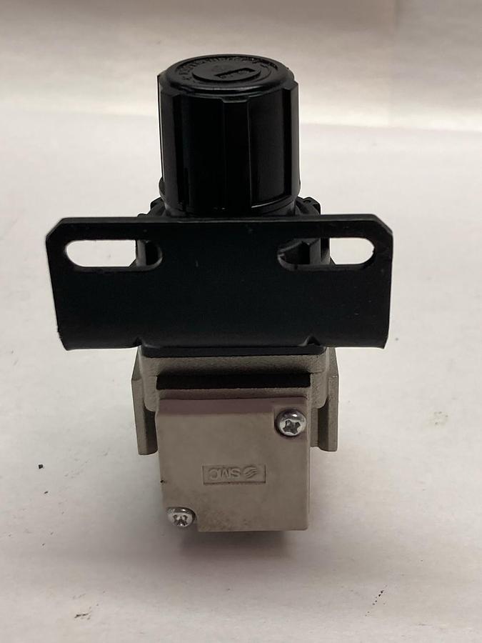 Used SMC,SR20-N02EH-Z,Pressure Regulator 7~125 PSI