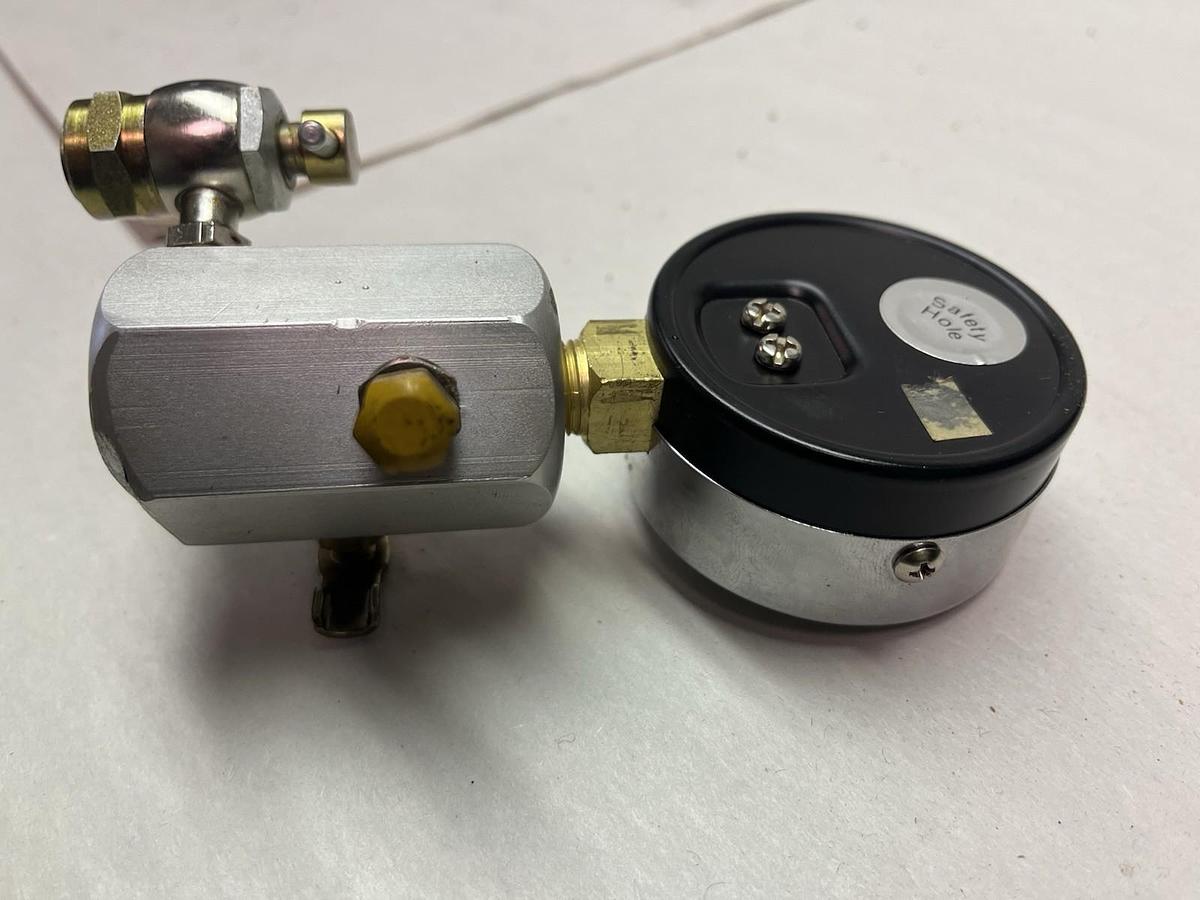 TOBUL,G2525F,ACCUMULATOR 0-3000PSI