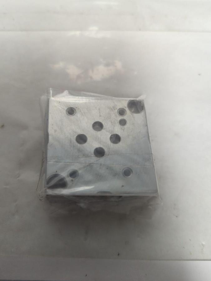 DAMAN,0693-A0035P565,HYDRAULIC VALVE SUB PLATE NOS