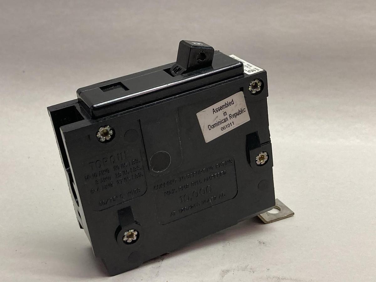 Cutler-Hammer,M1640,1-Pole Circuit Breaker 15A 120/240V