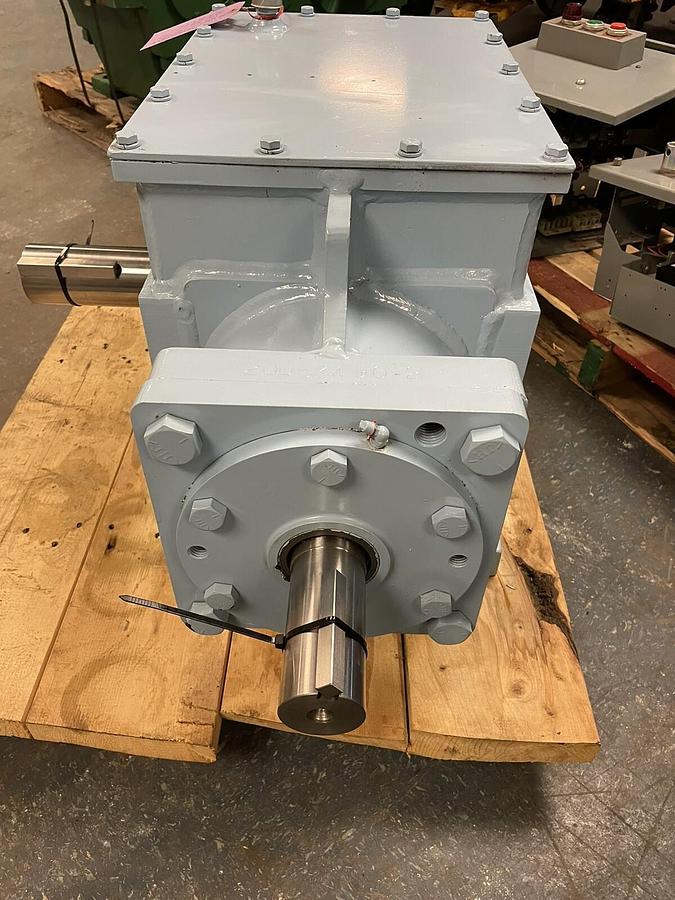 Used NUTTALL,WSR7 18R,GEAR REDUCER RATIO 2.454 60HP OUTPUT 265 RPM 2.75IN 2 IN SHAFTS