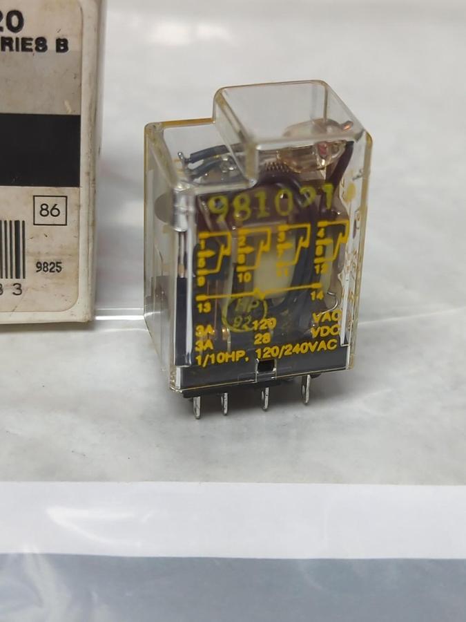 SQUARE D,8501-RS4P14V20,RELAY 120V 50/60HZ 3A SERIES B NOS