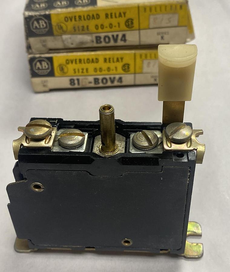 Allen Bradley,816-B0V4,Series K Overload Relay Lot Of 2 NOS