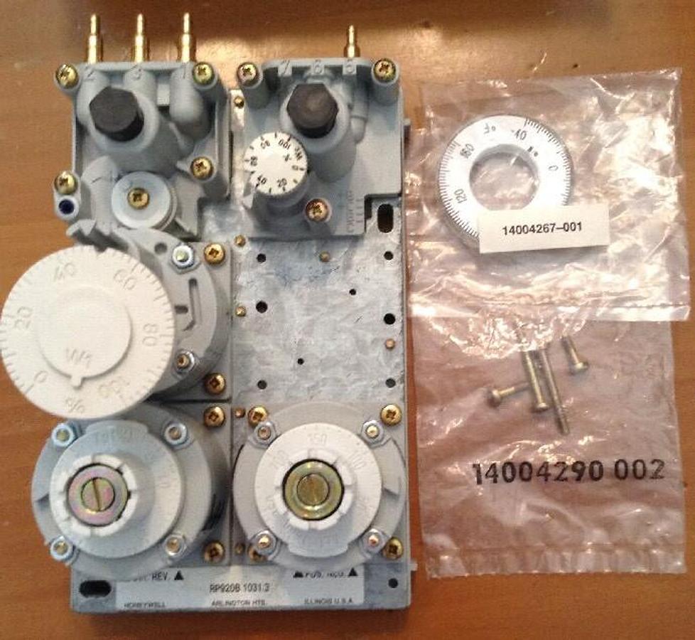 Honeywell, RP920B 1031 3,Pneumatic Received Controller Dual Input Direct Acting