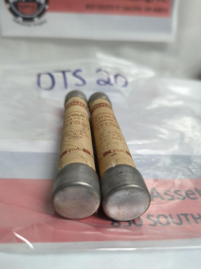 Used GOULD SHAWMUT,OTS 20,ONE-TIME 20 AMP FUSE LOT OF 2 PRE-OWNED