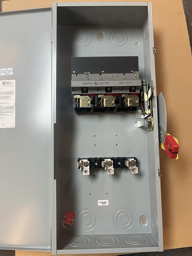 GE,TH3364,INDOOR FUSIBLE SAFETY SWITCH 200A 600V 3P