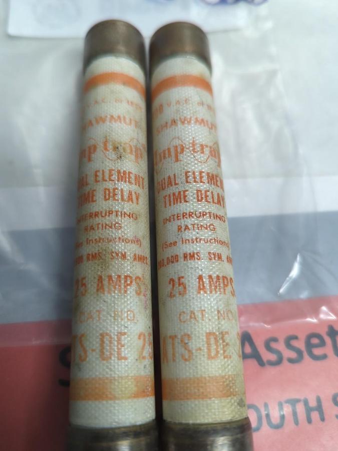 Used GOULD SHAWMUT,ATS-DE-25,AMP TRAP 25 AMP FUSE LOT OF 2 PRE-OWNED