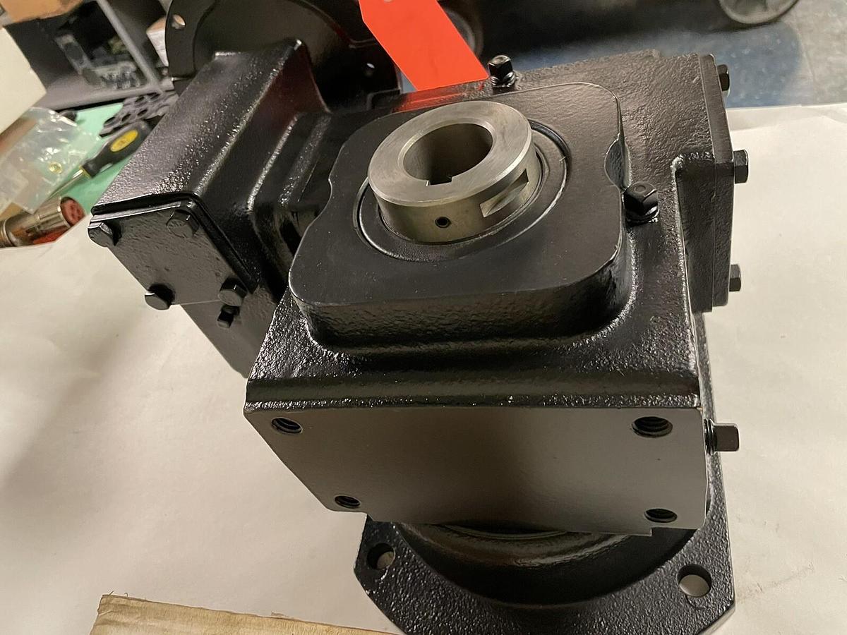 Used WINSMITH,E30MSFD,GEAR REDUCER RATIO 200 .5610HP 1750RPM E30MSFDF1230LC