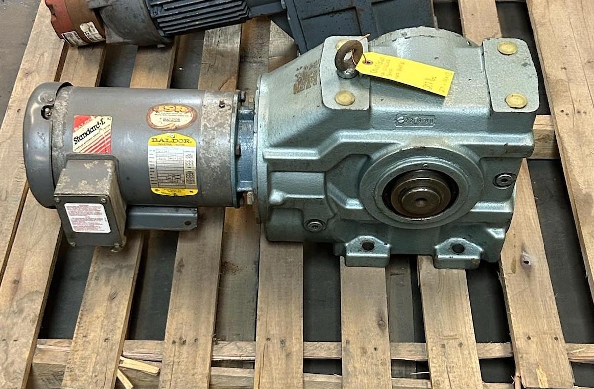 Used DAVID BROWN,C0720212BANR,GEAR REDUCER MOTOR 1.5HP 1740RPM 208-230/460V 3PH