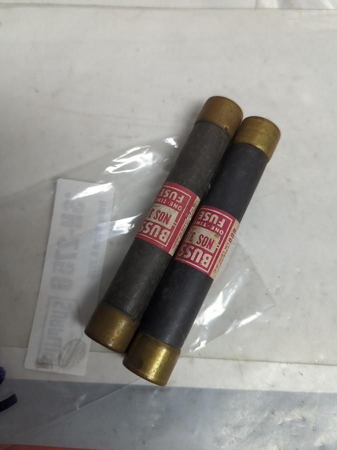 Used COOPER BUSSMANN,NOS 3,ONE-TIME 3 AMP FUSE LOT OF 2 PRE-OWNED