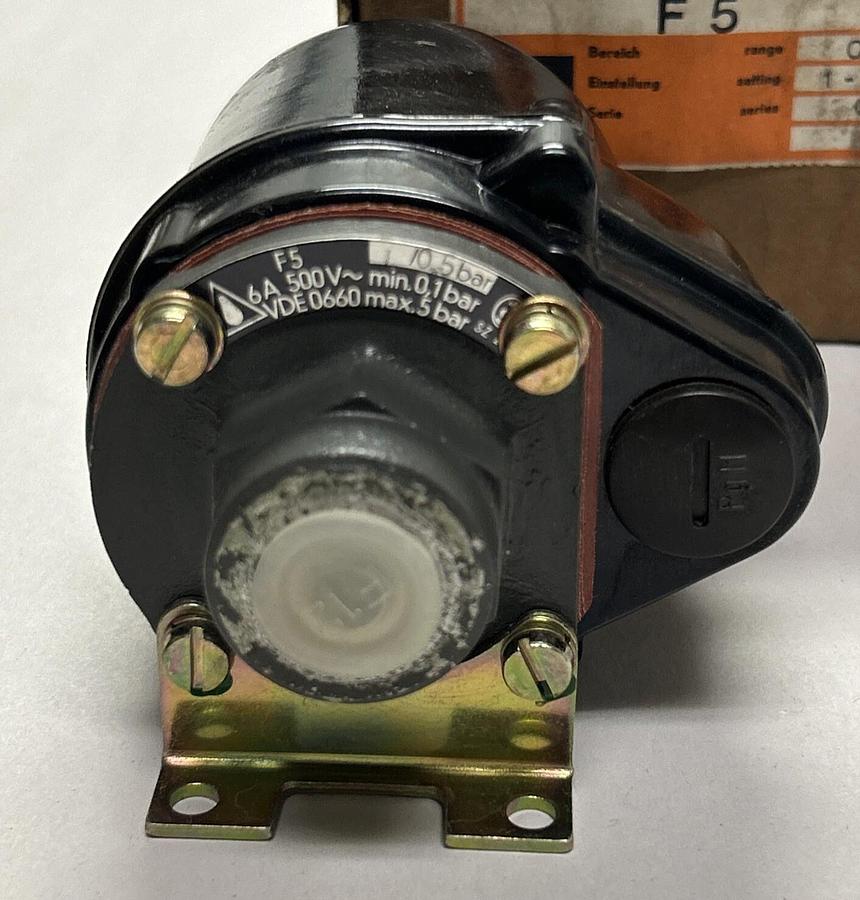 METZENAUER & JUNG,F5,PRESSURE SWITCH 0.1-5 BAR NOS