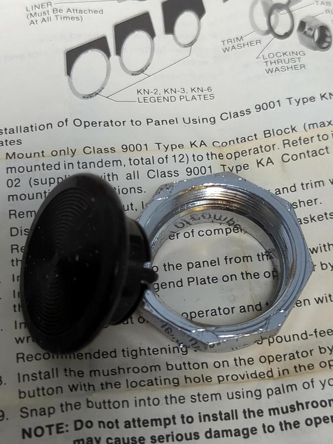 SQUARE D,K-16B,CLASS 9001 BLACK 1-3/8 INCH DIA. MUSHROOM BUTTON KIT NOS