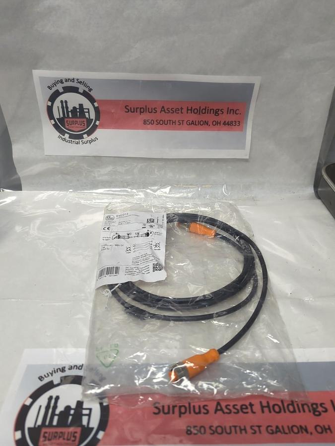 IFM,EVC013,CONNECTOR CABLE 5-PIN 300V DC NOS