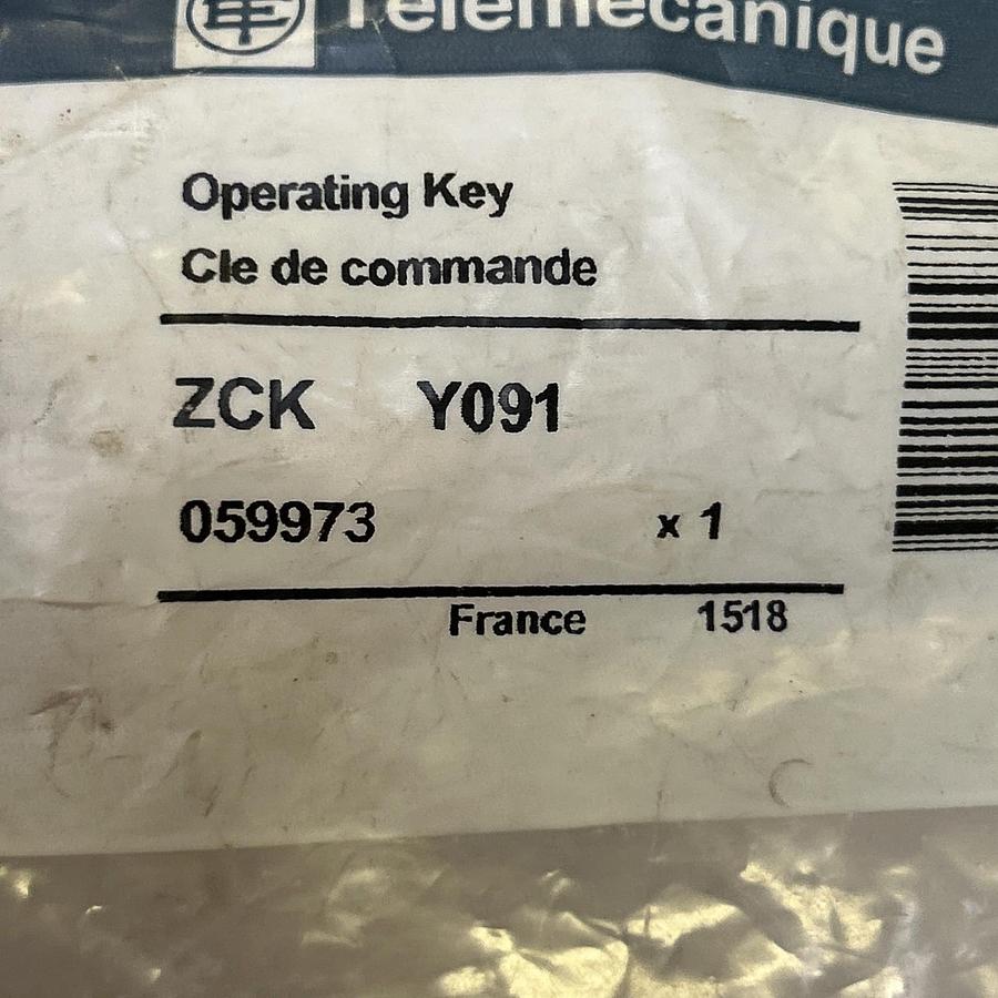 Used TELEMECANIQUE,ZCKY091,OPERATING KEY NEW