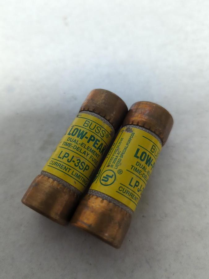Used COOPER BUSSMANN,LPJ-3SP,LOW-PEAK 3 AMP FUSE LOT OF 2 PRE-OWNED