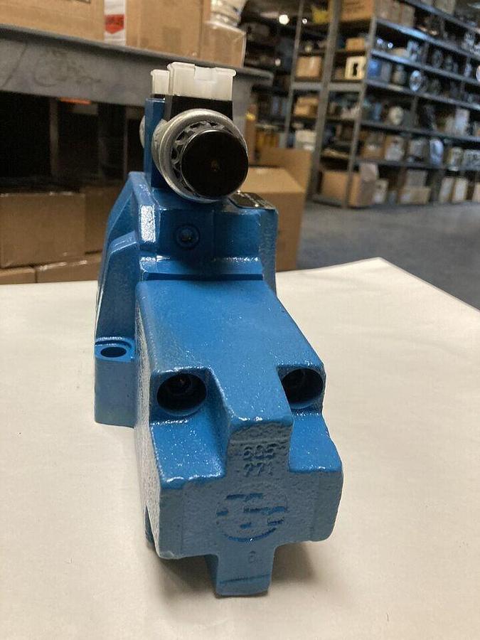Used Rexroth,4WRZ25E1-220-70/6EG24N9K4/D3V,Directional Control Valve