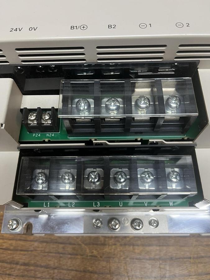 Used YASKAWA,SGDV-210D01A002000,SERVOPACK SERVO DRIVE 20.8A 6kW
