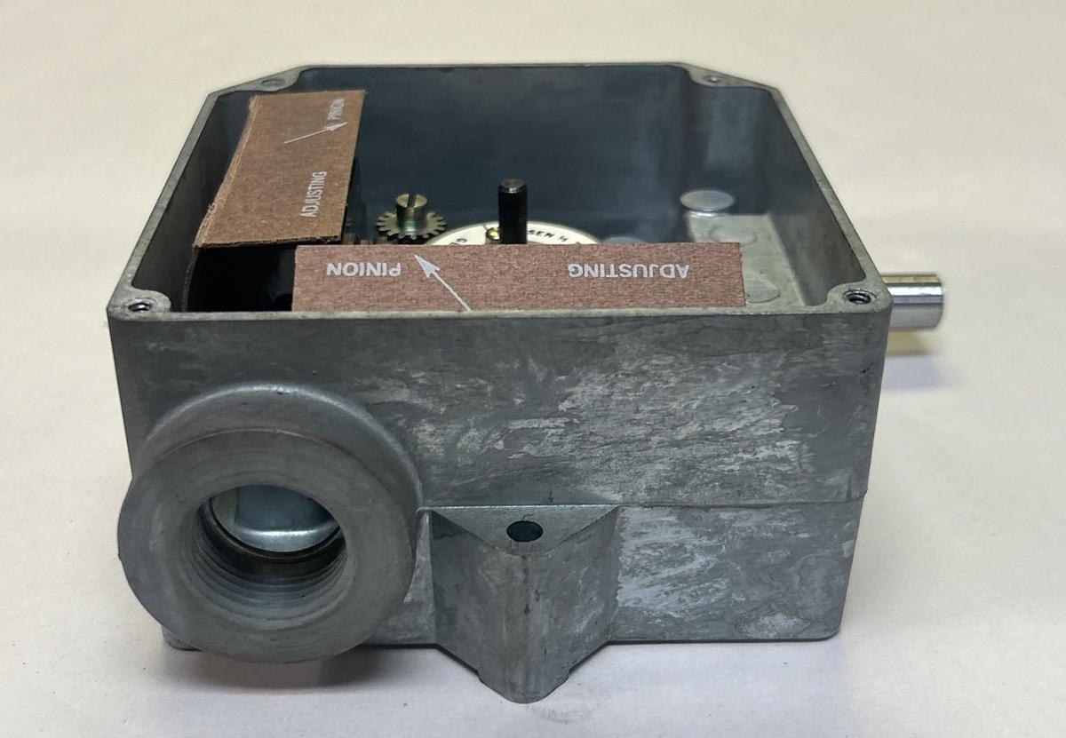 Used GENERAL ELECTRIC,CR115E462101,ROTARY LIMIT SWITCH 40:1