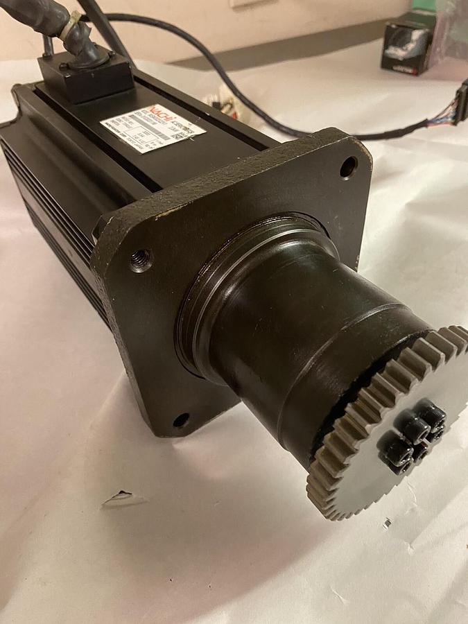 Used NACHI,MSM302Q2V1,SERVO MOTOR 3000RPM