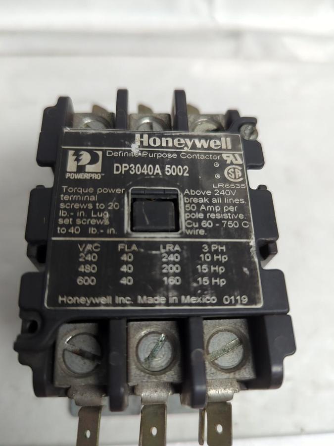 Used HONEYWELL,DP3040A 5002,DEFINITE PURPOSE CONTACTOR 3-POLE PRE-OWNED