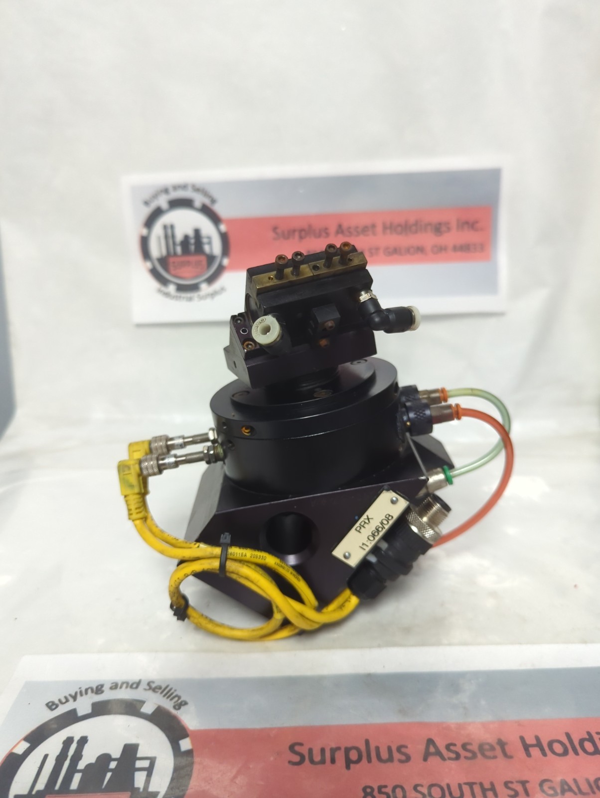 Used AGI,AGR-2,ROTARY ACTUATOR ASSY WITH AGLP-2 GRIPPER PRE-OWNED
