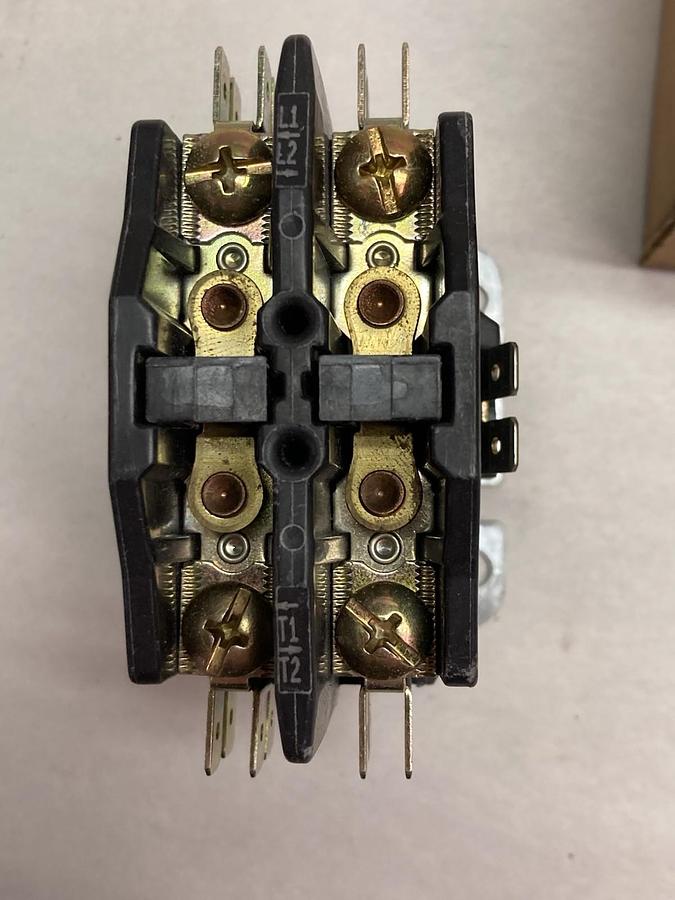 Furnas,45CG20AJ,2-Pole Contactor Ser C 24V 60Hz
