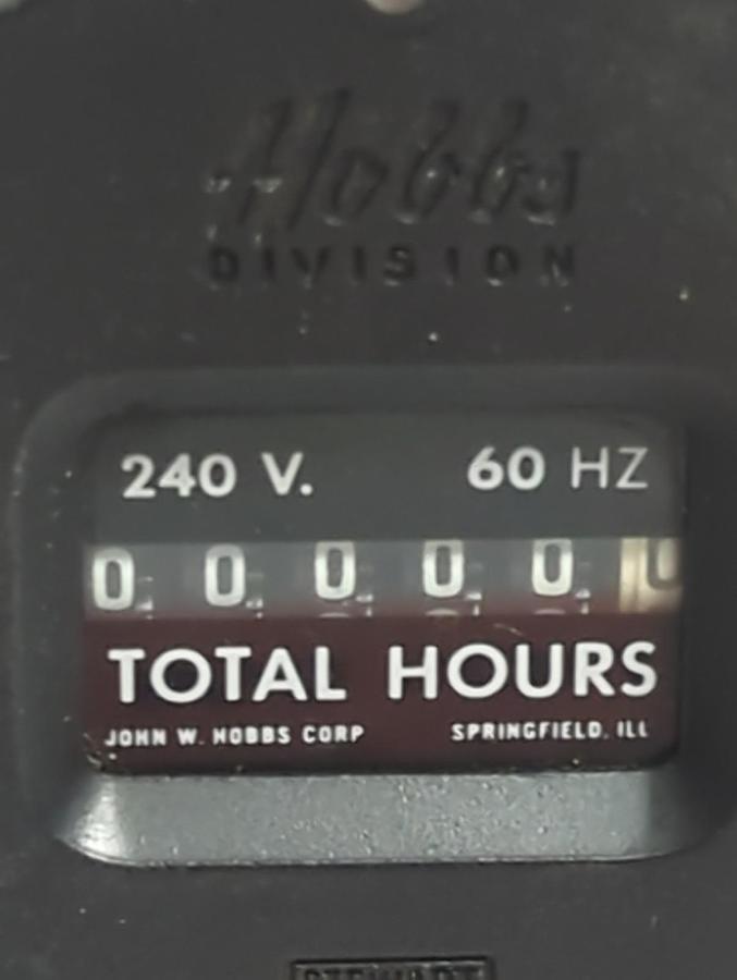 Used HOBBS DIVISION,M 2619 50 37,HOUR METER240V 60HZ 3.5 WATTS PRE-OWNED