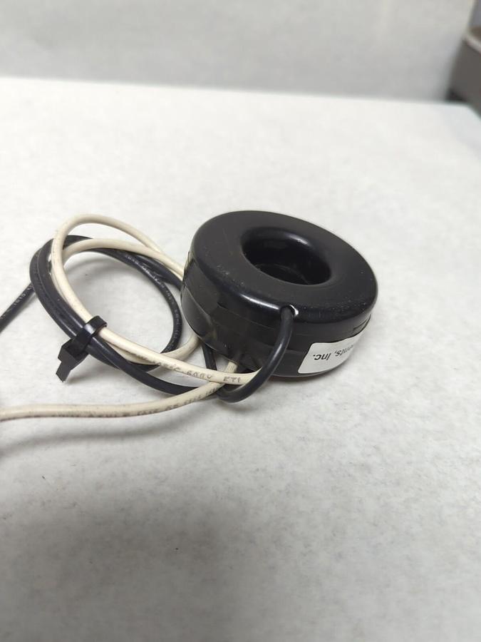 E.I.L INSTUMENTS,2 RL-1250,CURRENT TRANSFORMER 50-400HZ RATIO 200:5A NOS