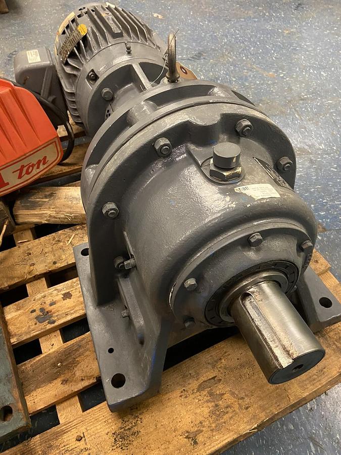 Used Sumitomo,CHHJ-6175DCY-174,Gearmotor Ratio 174 7.5Hp Input 1770RPM