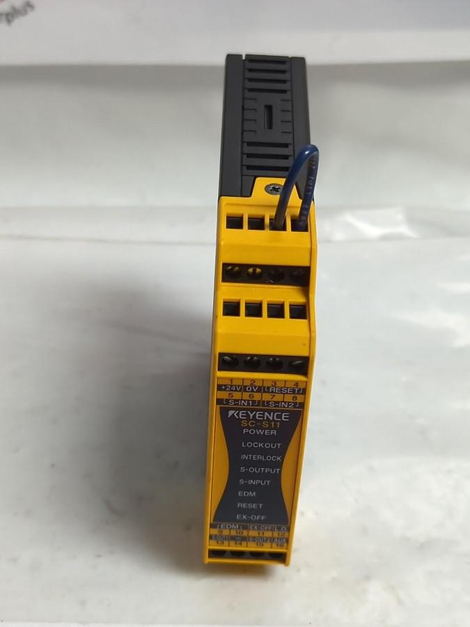 Used KEYENCE,SC-S11,SAFETY RELAY PRE-OWNED