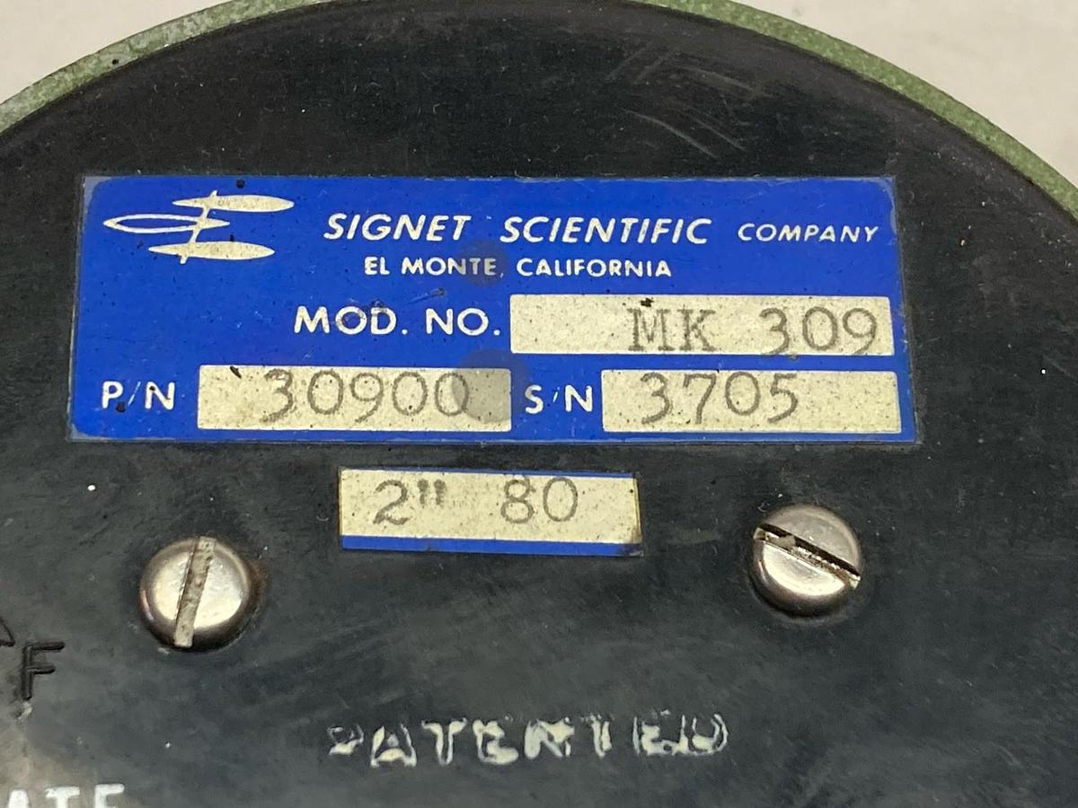 Used Signet Scientific,Model MK-309,Transducer 1-1/2 Inch 12VDC Lights 30900