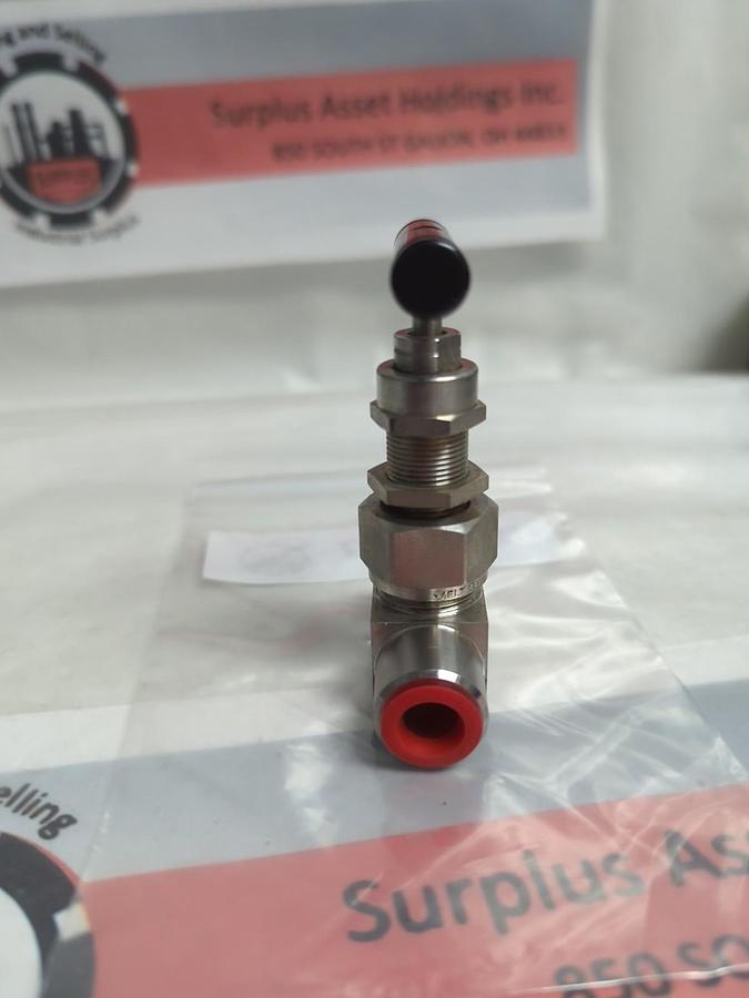 SWAGELOK,SS-390285001,UNION BONNET NEEDLE VALVE 6000 PSIG 100F NOS