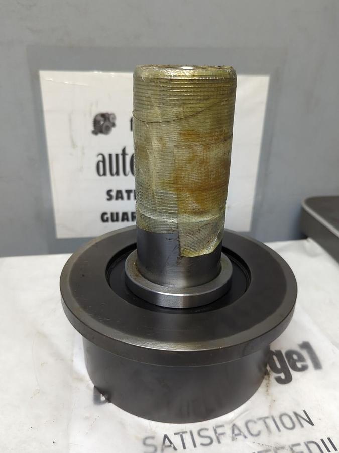 MCGILL,FCF6,FLANGED CAM FOLLOWER/TRACK ROLLER 6 INCH NOS