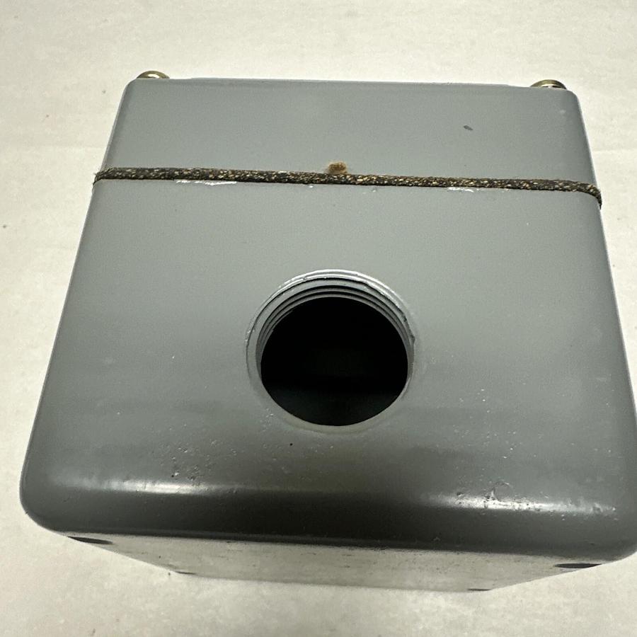 Square D,9001 KY-1,Push Button Enclosure